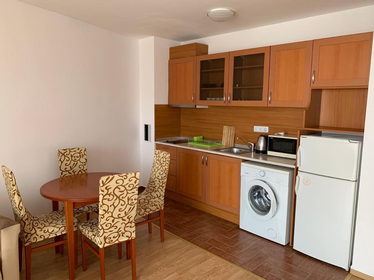 Riviera Fort Beach Apartments By Kalina Resort, Ravda Exteriér fotografie