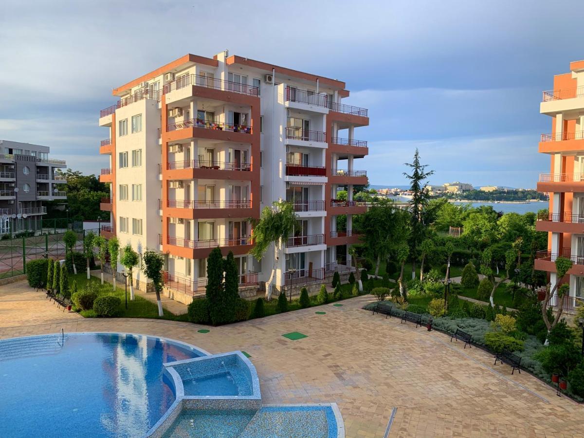 Riviera Fort Beach Apartments By Kalina Resort, Ravda Exteriér fotografie